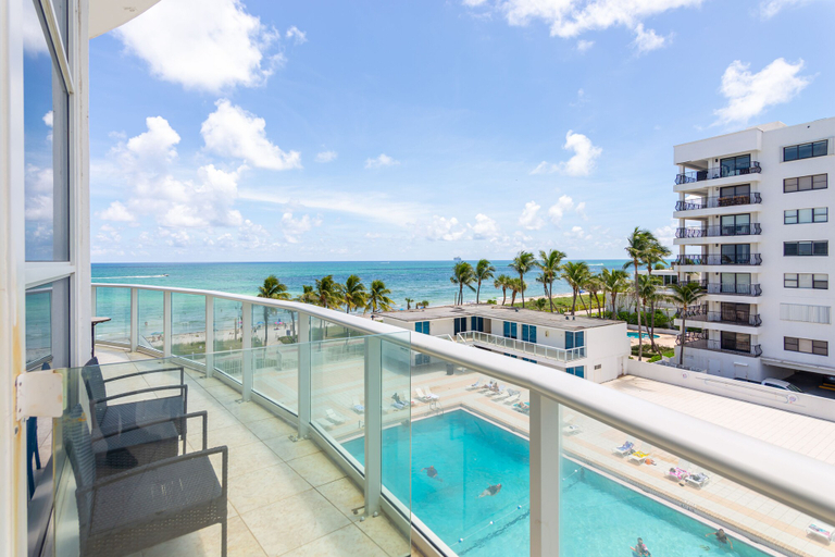 Sport & Beauty 5, Girasole Apartments, Miami-Dade
