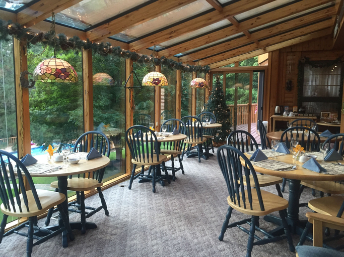 Food & Drinks 5, Horton Creek Inn B&B, Charlevoix