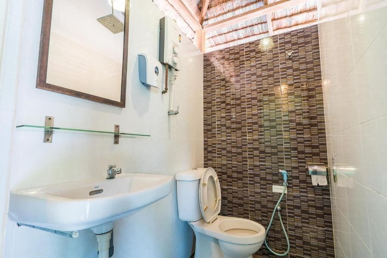 Bathroom 5, 1511 Coconut Grove, Mersing
