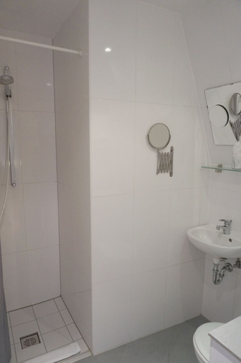 Bathroom 5, Hotel am Schloss Biebrich, Wiesbaden