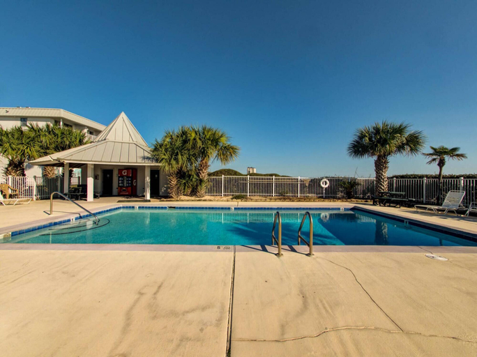 Sport & Beauty 1, Modern Updated Condo in Fort Morgan Beach Front With Private Balcony, Baldwin