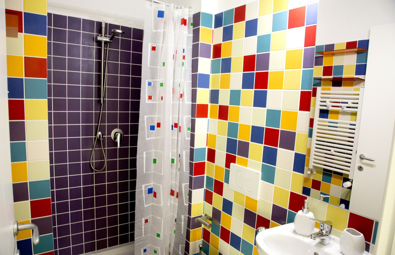 Bathroom 4, Cantalupa Accommodation, Rome