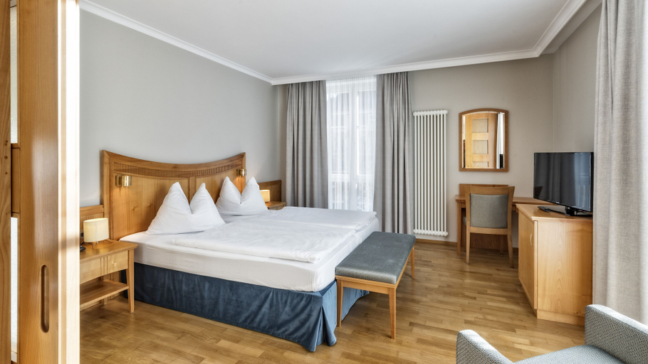Bedroom 4, Hotel Post, Bolzano