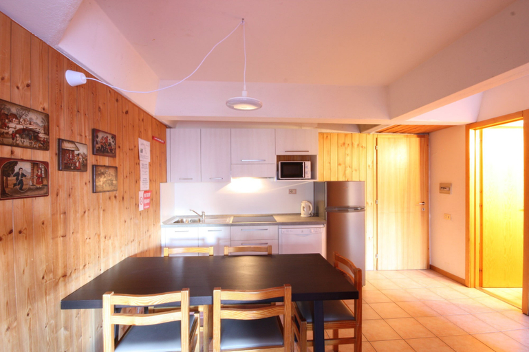 Others 4, Residence Sole Alto, Trento
