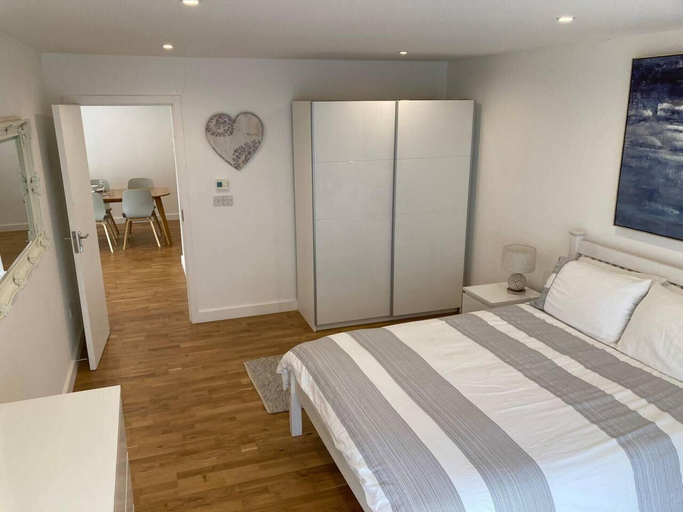 Bedroom 2, Countryside Annex- Sleeps 2, Free Parking & Garden, Kent