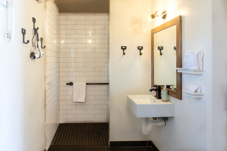 Bathroom 5, Haley Hotel, Santa Barbara