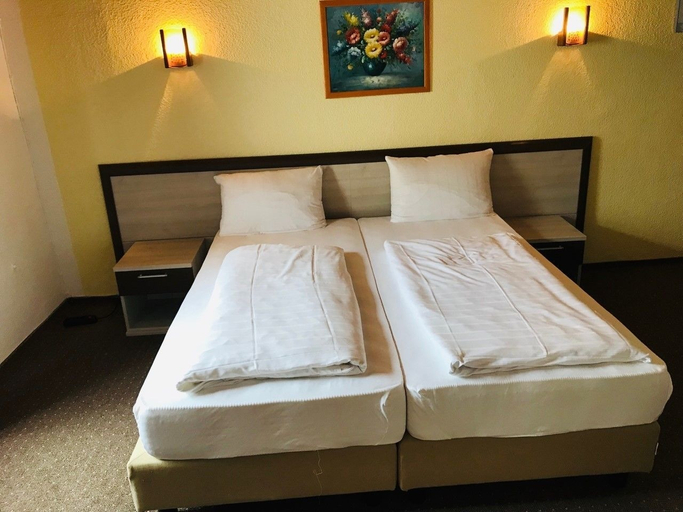 Bedroom 3, Hotel restaurant germania, Bernkastel-Wittlich