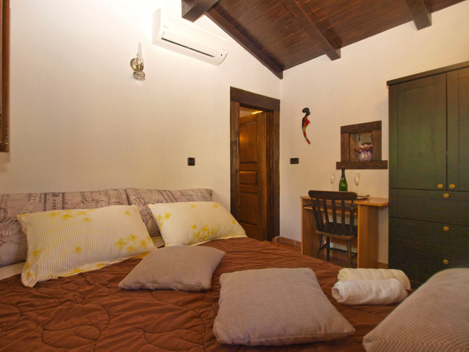 Bedroom 2, Apartment 1655, Kanfanar