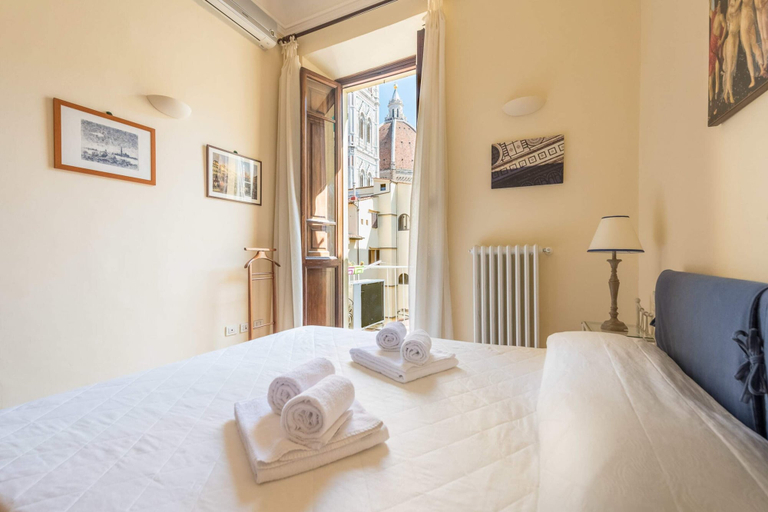 Bedroom 5, Charming 2bed Apt Overlooking Duomo, Florence