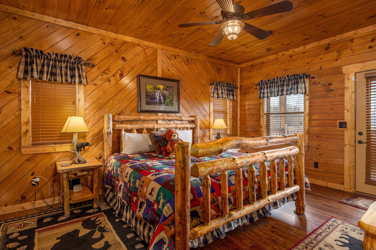 Bedroom 2, Cloud 9, Sevier