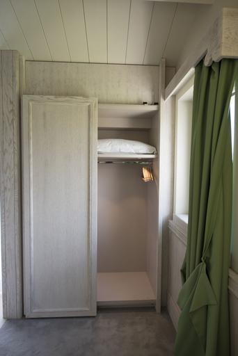 Bedroom 4, Officina del Sole, Fermo
