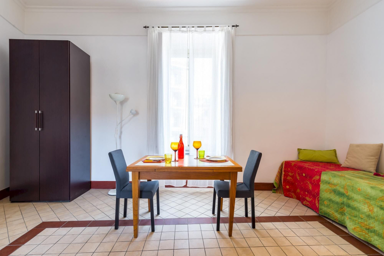 Others 5, Lopez 20 - a Big Family Apartment, Napoli