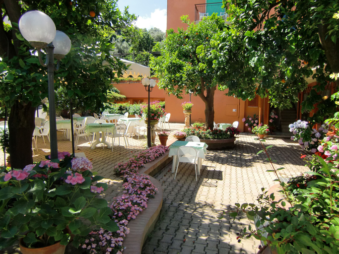 Exterior & Views 2, Hotel Girasole, Napoli