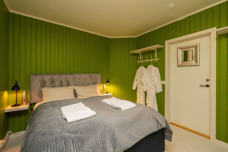 Bedroom 3, Havkanten Gjestehus, Herøy