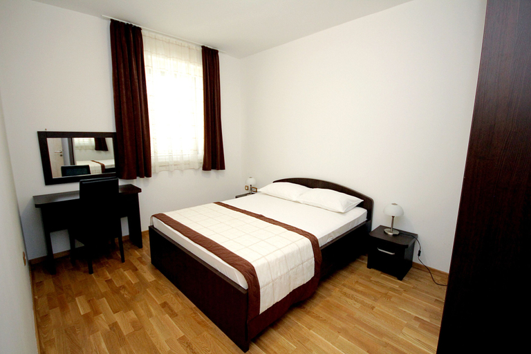 Bedroom 2, Apartments Mirista