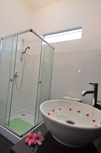 Bathroom 4, Explore Lombok from your Villa for 2+, Lombok