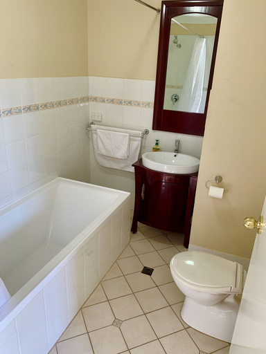 Bathroom 3, Settlers Hotel York, York