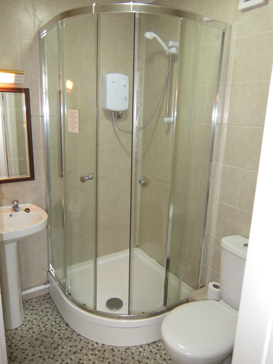 Bathroom 5, The Monsell Hotel, Lincolnshire