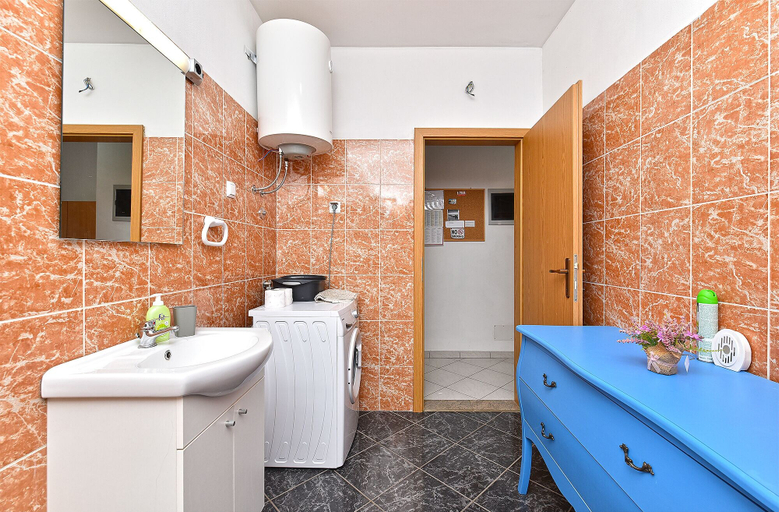 Bathroom 4, House 1962, Vodnjan