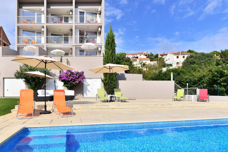 Exterior & Views, BRETIA apartments & more, Sutivan