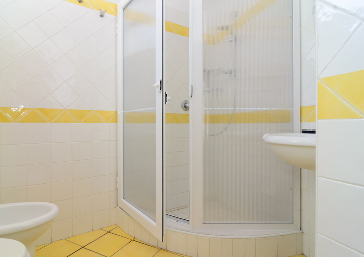 Bathroom 5, Albergo Villa Giusto, Napoli