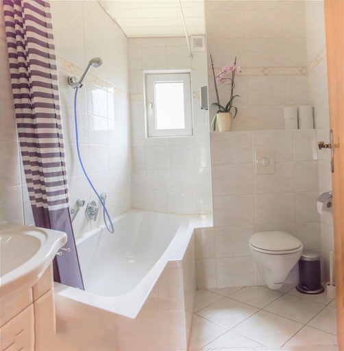 Bathroom 3, Schaefer Apartments GmbH, Offenbach