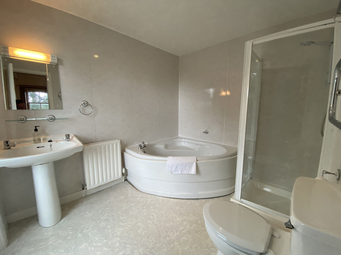 Bathroom 4, Columba House, Highland