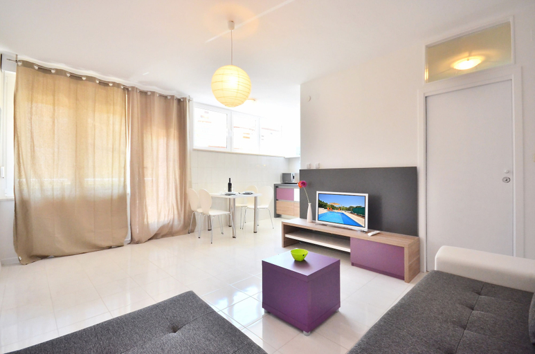 Others 5, BRETIA apartments & more, Sutivan