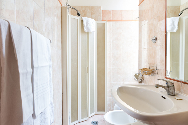 Bathroom 5, BALTIK GUESTHOUSE, Roma