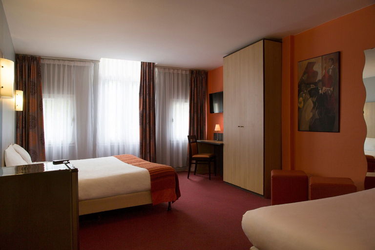 Bedroom 3, Brit Hotel Chinon le Lion d'Or, Indre-et-Loire