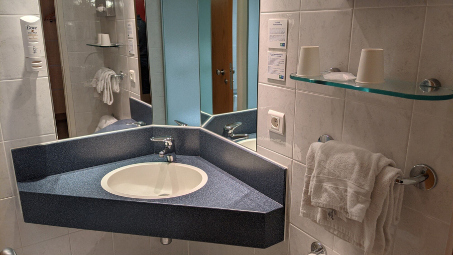 Bathroom 5, Le Domaine des Fontaines, Isère