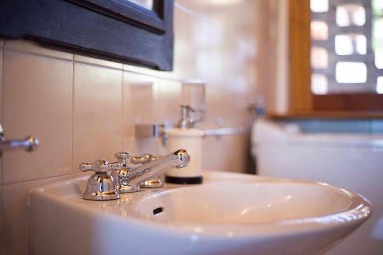 Bathroom, Le Ortensie, Novara