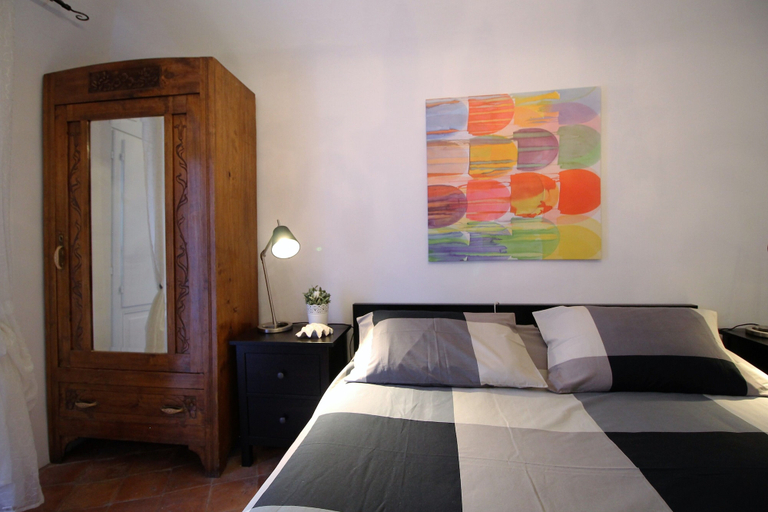 Room 3, House L'Angolino, Savona