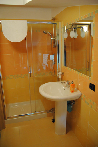 Bathroom 3, B&B Pascale, Benevento