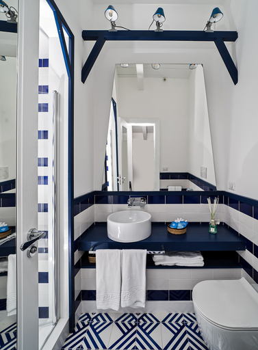 Bathroom 5, Maison il Conservatorio, Napoli