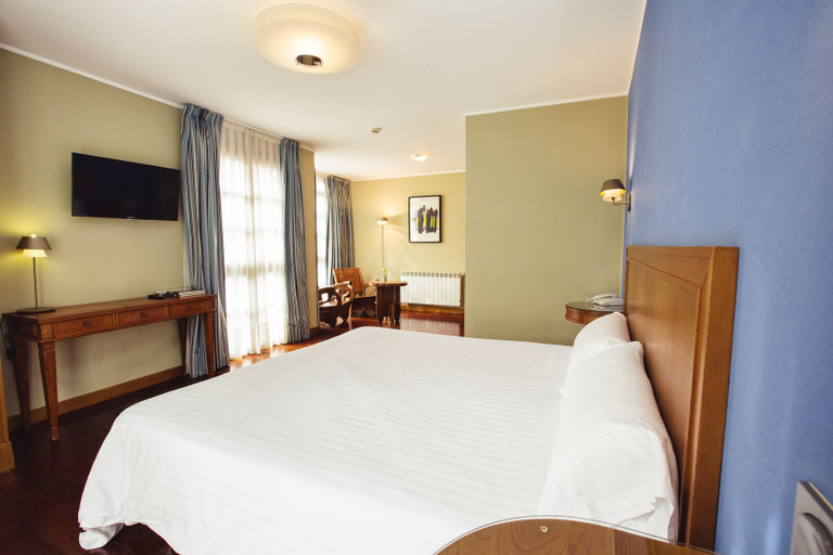 Bedroom 3, Hotel El Sella, Asturias