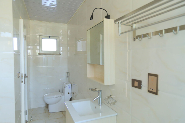 Bathroom 3, Destiny Addis Apartment Hotel, Addis Abeba