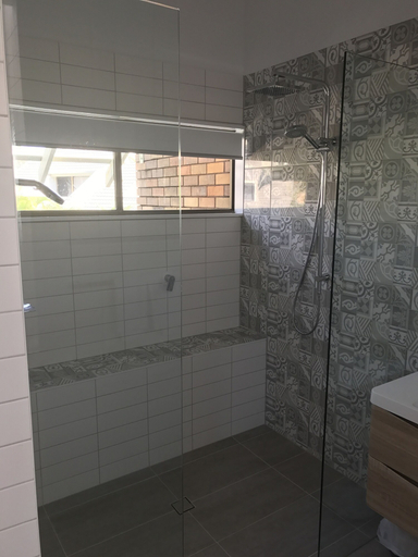 Bathroom 5, Glen Eden Beach Resort, Noosa - Sunshine-Peregian