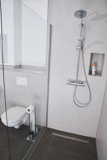 Bathroom 4, Lothringer Hof, Saarlouis