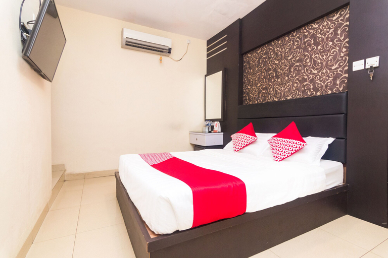 Bedroom 1, OYO 1581 Hotel Grand Palace, Batam