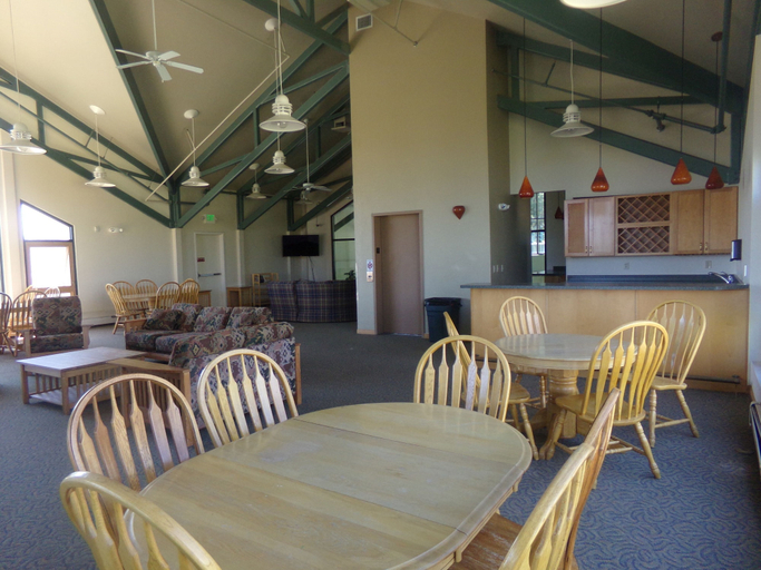 Food & Drinks 4, Three House 2 Bed 2 Bath THWC, Summit