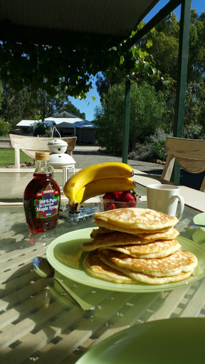Food & Drinks, Amy's House, Clare and Gilbert Valleys