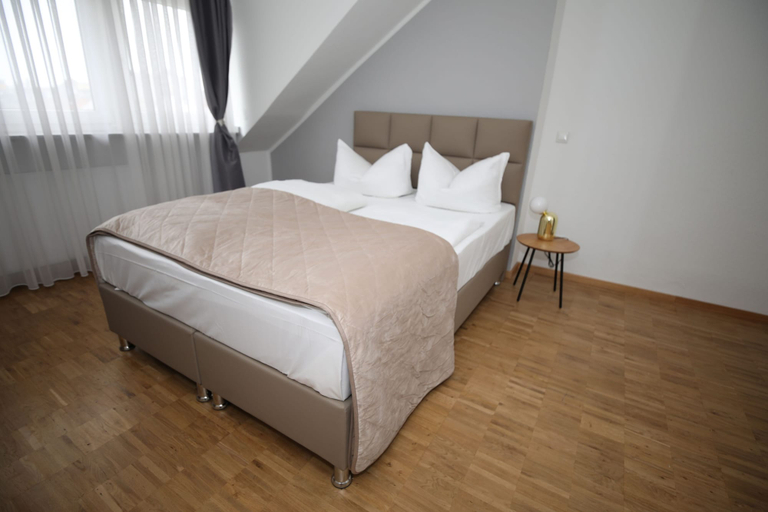 Bedroom 4, TM Hotel Düsseldorf, Düsseldorf