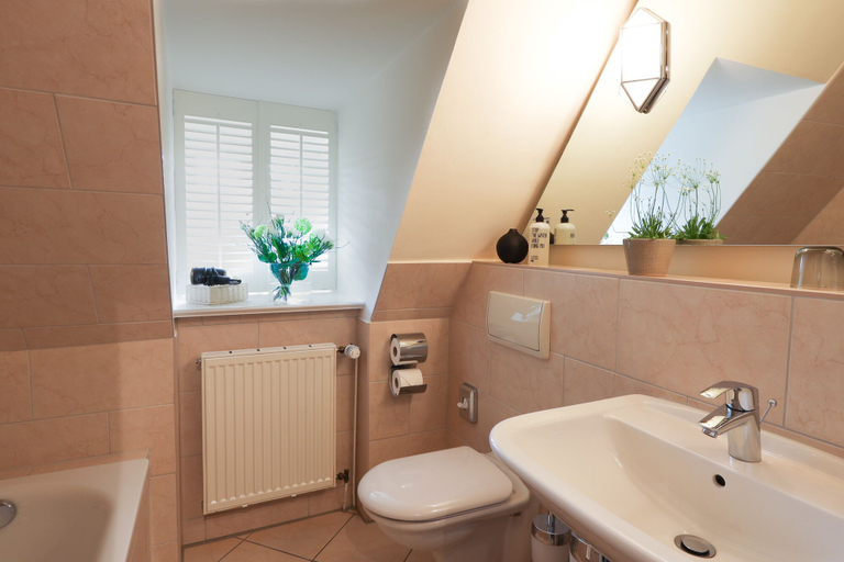 Bathroom 5, Meinsbur Boutique Hotel, Harburg