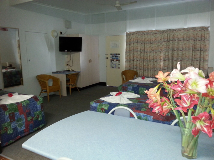 Bedroom 2, Golden Fountain Motel, Rockhampton