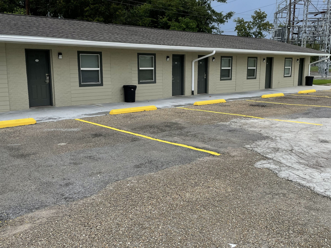 Exterior & Views 2, Economy Inn, Ascension