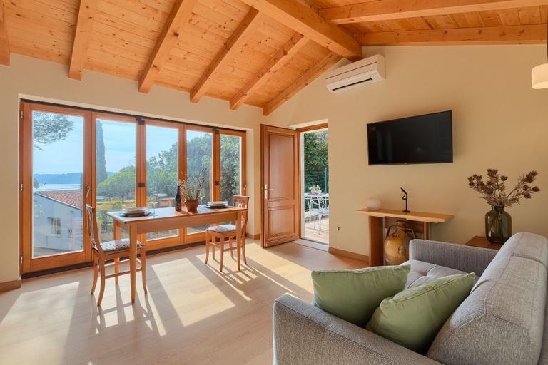 Others 5, Holiday House in Pula 30 m From the sea, Pula