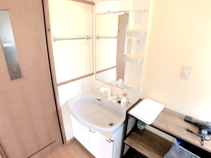 Bathroom 3, Cottage Muinochichi, Motobu