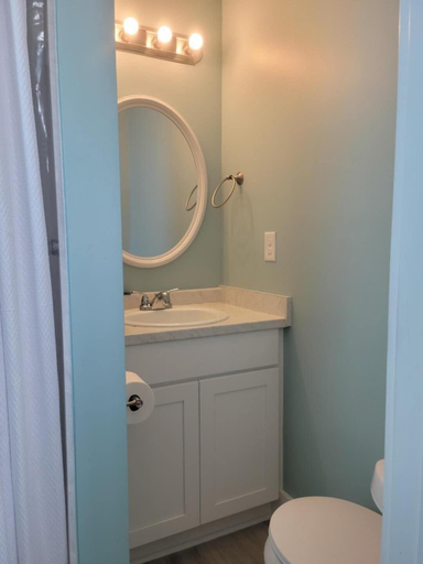 Bathroom 3, Shore Thang, Baldwin