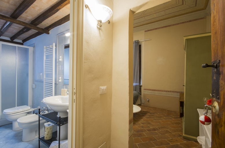 Bathroom 5, Villa Sant Andrea, Siena